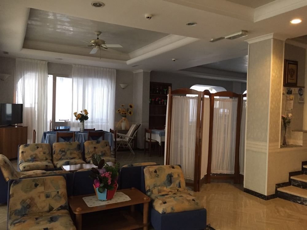 Hotel Arno Мисано Адриатико Екстериор снимка