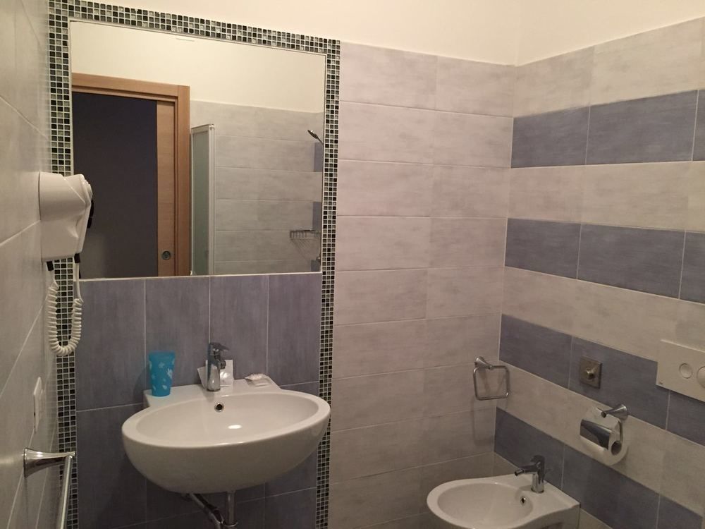 Hotel Arno Мисано Адриатико Екстериор снимка