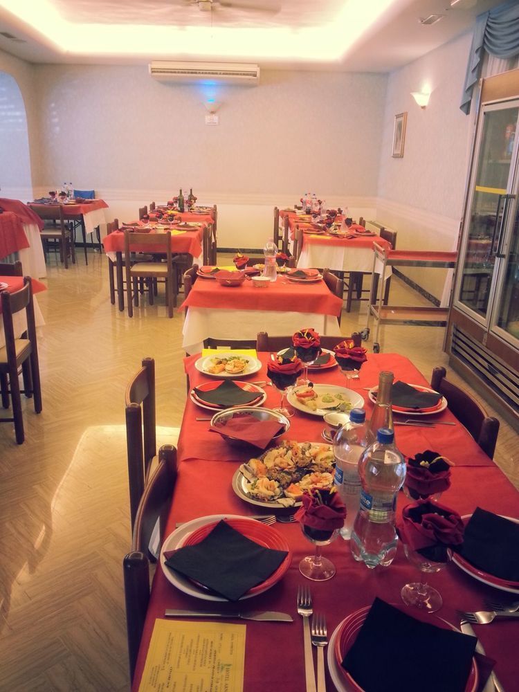 Hotel Arno Мисано Адриатико Екстериор снимка