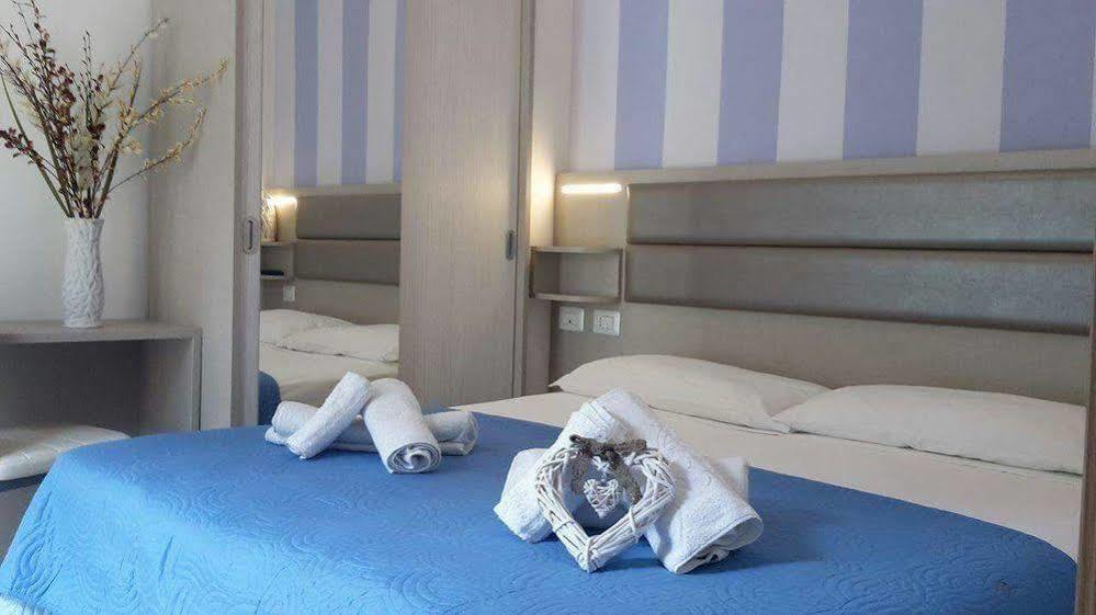 Hotel Arno Мисано Адриатико Екстериор снимка