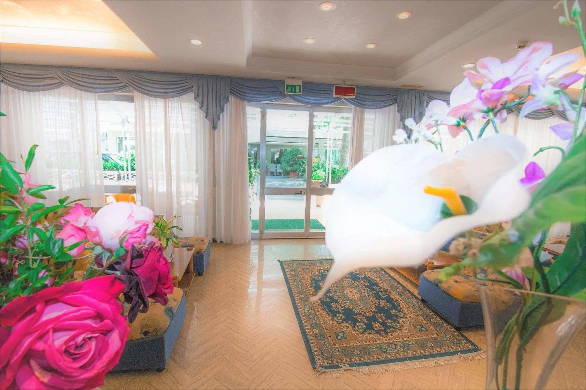 Hotel Arno Мисано Адриатико Екстериор снимка