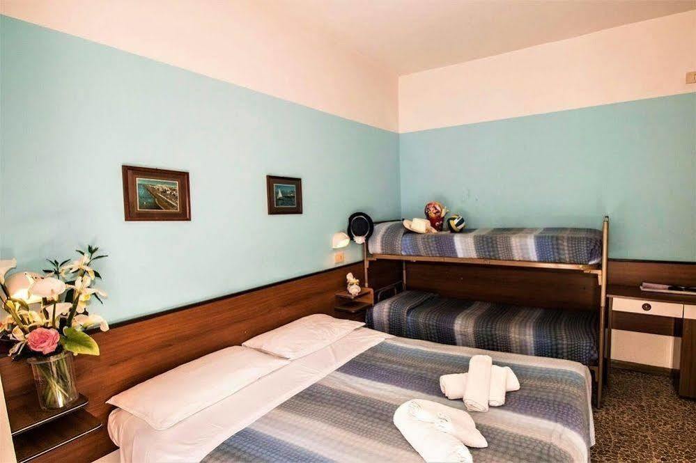 Hotel Arno Мисано Адриатико Екстериор снимка