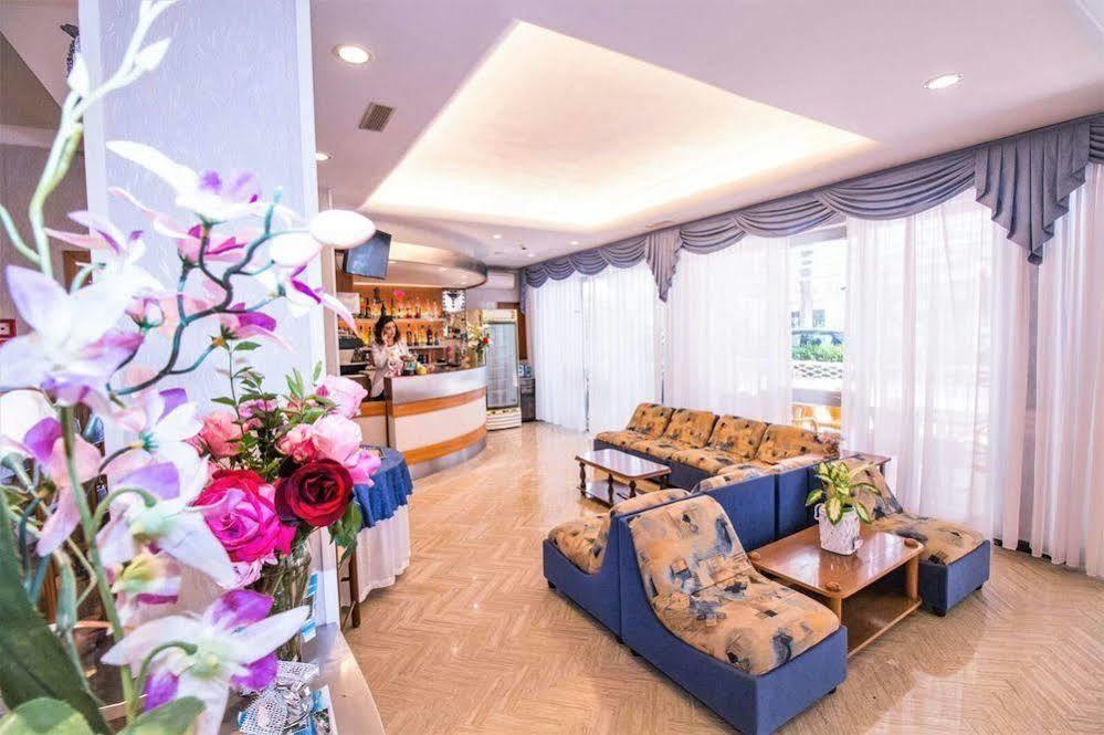 Hotel Arno Мисано Адриатико Екстериор снимка