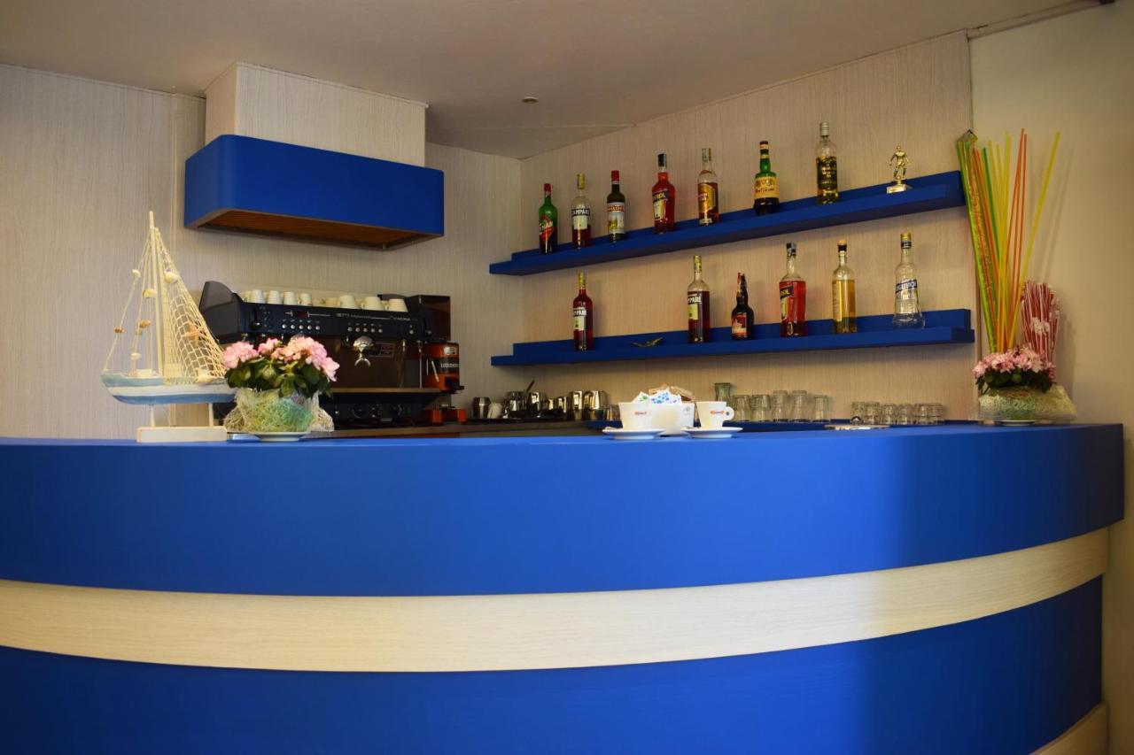 Hotel Arno Мисано Адриатико Екстериор снимка